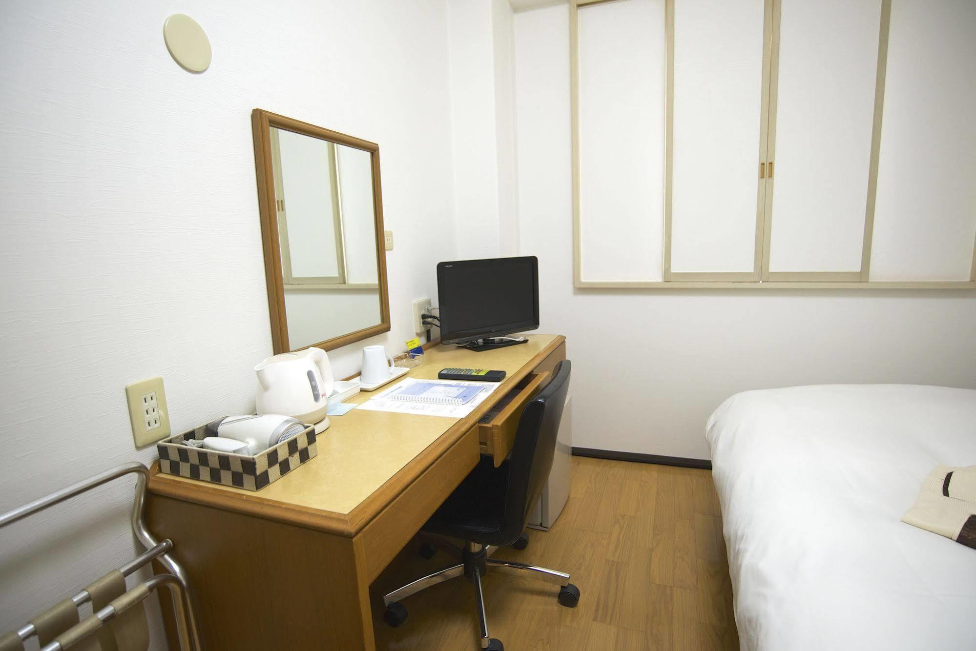 Smile Hotel Atsugi Buitenkant foto