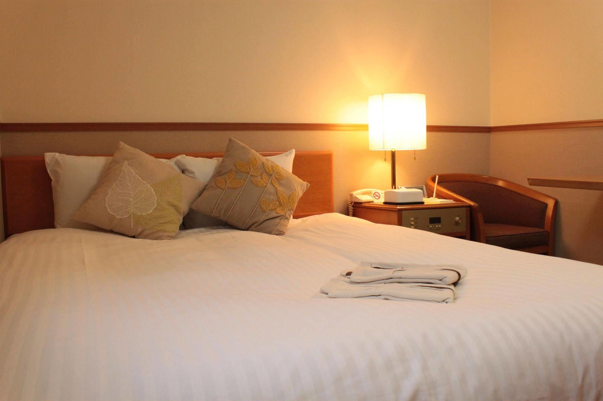 Smile Hotel Atsugi Buitenkant foto